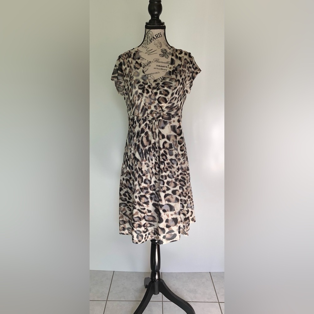 Relativity Midi Dress Cheetah Print Short Sleeves V-Neck Size Small